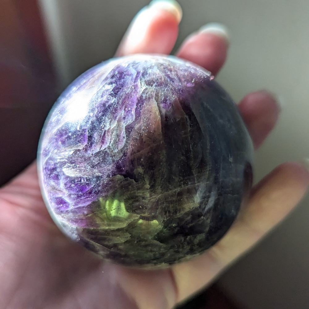 Chevron amethyst crystal ball geode and display stand - Picture 5 of 6
